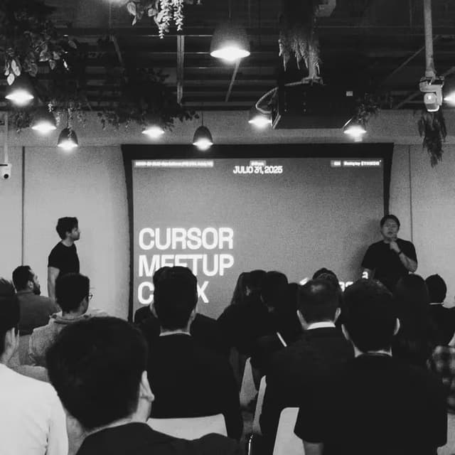 Comunidad de AI Builders en un encuentro de tecnología